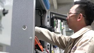 Dentro de Tianan: teste de manobra no local