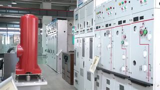 Dentro de Tianan: Vitrine de armazenamento de equipamentos e ferramentas