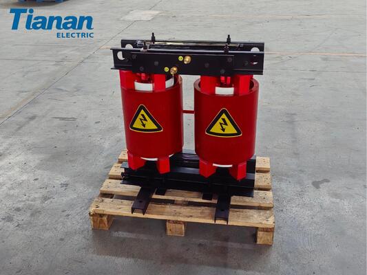 Transformadores de tipo resina fundida de 208 W sem perda de carga que incorporam proteção IP00 para assegurar a distribuição de energia elétrica